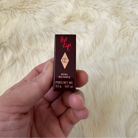 CHARLOTTE TILBURY HOT LIPS 2 REFILL
CARINA'S STAR - Picture 2 of 8